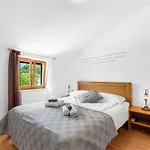Vesna Branka Villa *
