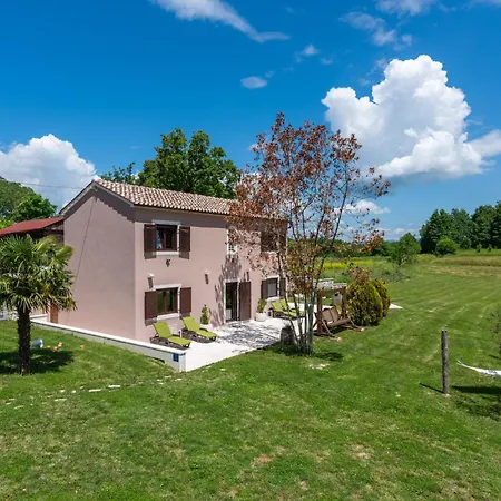 Vesna Branka Villa *